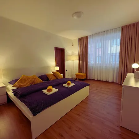 Apartment Velky Luxusni Se Dvema Loznicemi V Centru Pardubic - Wifi, Netflix Pardubice