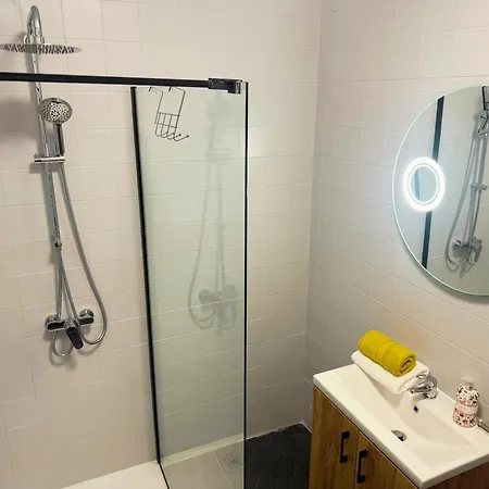 Apartment Velky Luxusni Se Dvema Loznicemi V Centru Pardubic - Wifi, Netflix *