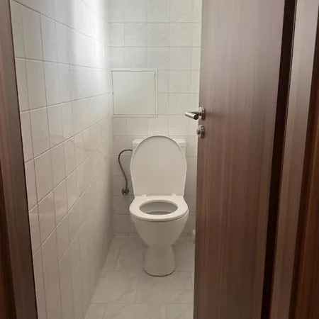 Velky Luxusni Se Dvema Loznicemi V Centru Pardubic - Wifi, Netflix Apartment Pardubice