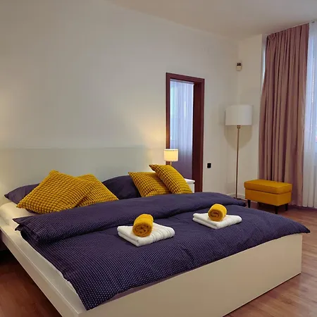 Velky Luxusni Se Dvema Loznicemi V Centru Pardubic - Wifi, Netflix Pardubice